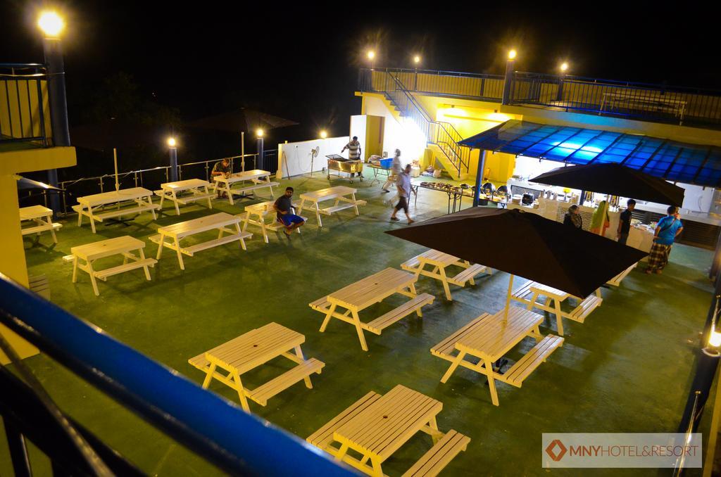 Mny Hotel & Resort Kampung Teluk Nipah Exterior foto